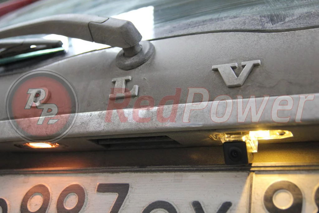 Камера заднего вида RedPower в плафон подсветки Камера заднего вида RedPower в плафон подсветки