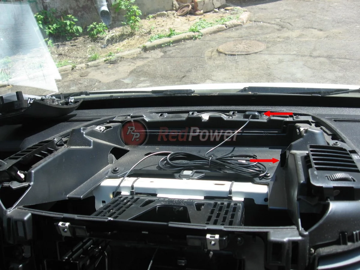 Процесс установки и подключения GPS антенны к магнитоле RedPower Процесс установки и подключения GPS антенны к магнитоле RedPower