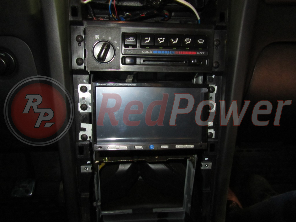 Установка автомагнитолы RedPower