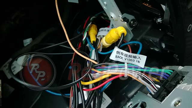 Тюльпанчики для подключения камеры заднего хода к автомагнитоле RedPower Тюльпанчики для подключения камеры заднего хода к автомагнитоле RedPower