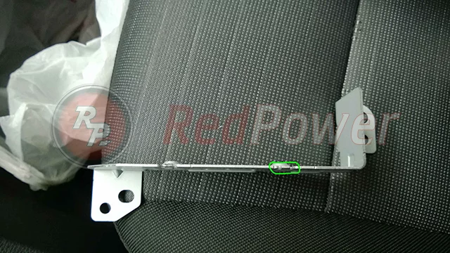 Пришлось выпрямить направляющие для автомагнитолы RedPower Пришлось выпрямить направляющие для автомагнитолы RedPower