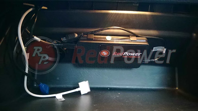 Android бокс и USB разъемы RedPower находятся в ящичке Android бокс и USB разъемы RedPower находятся в ящичке