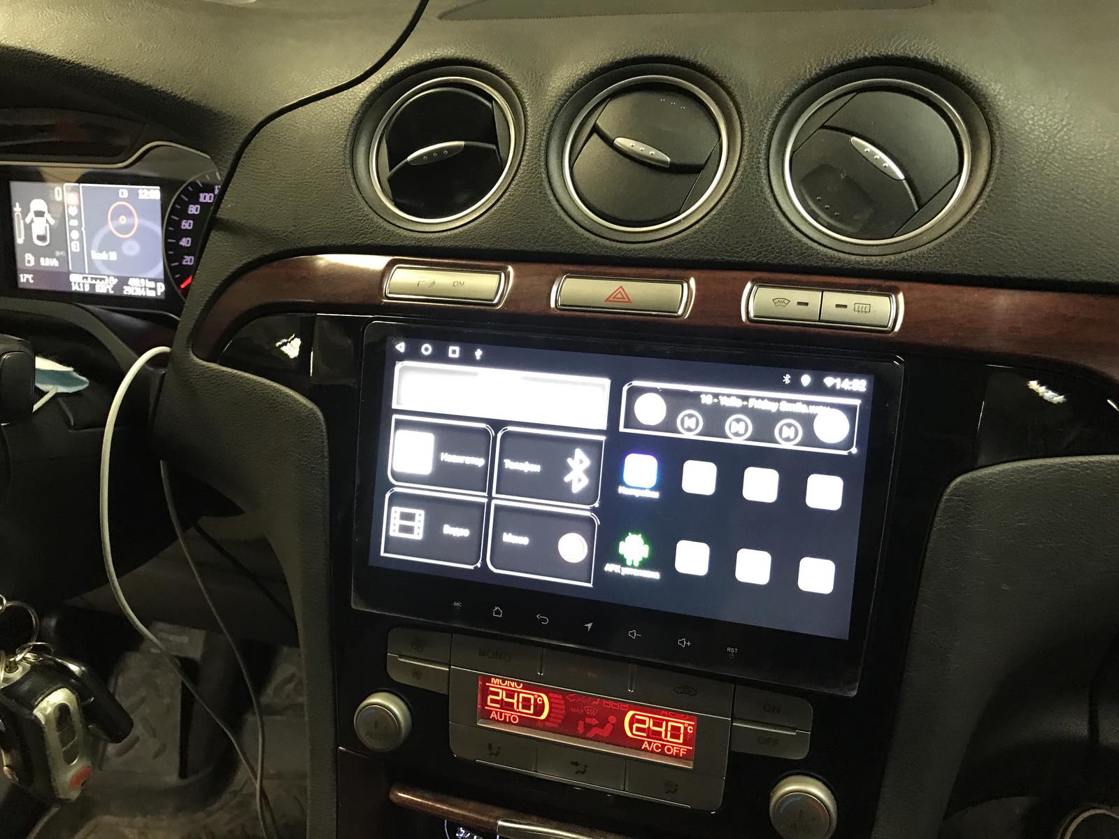 Установленная Автомагнитола RedPower 75139G Hi-Fi для Ford S-MAX с климат-контролем (03.2006-04.2015) глянец