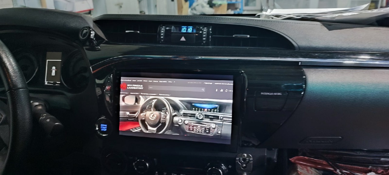Установленная автомагнитола RedPower 71186 для Toyota Hilux 8-поколение AN120 (05.2015-н.в.)
