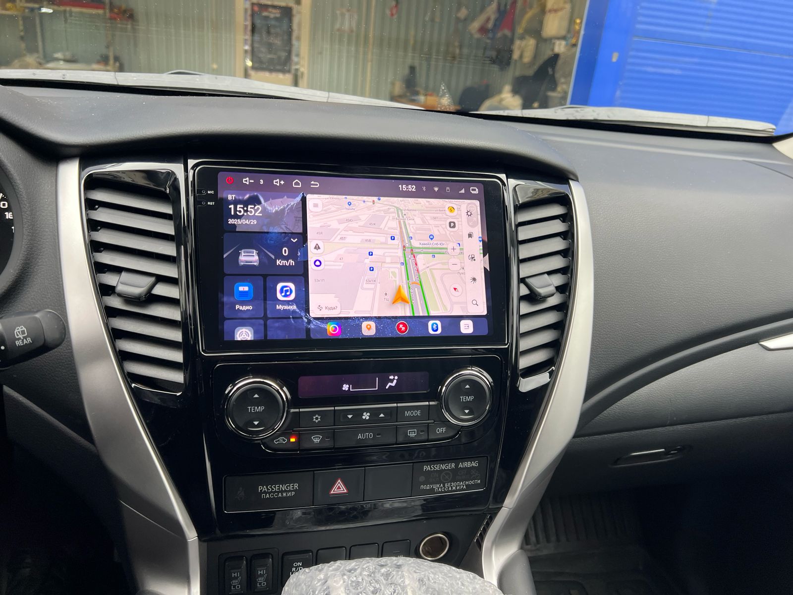 Установленная Автомагнитола RedPower 85423PROmax для Mitsubishi Pajero Sport 3-поколение (07.2016-05.2021) с АКПП Установленная Автомагнитола RedPower 85423PROmax для Mitsubishi Pajero Sport 3-поколение (07.2016-05.2021) с АКПП