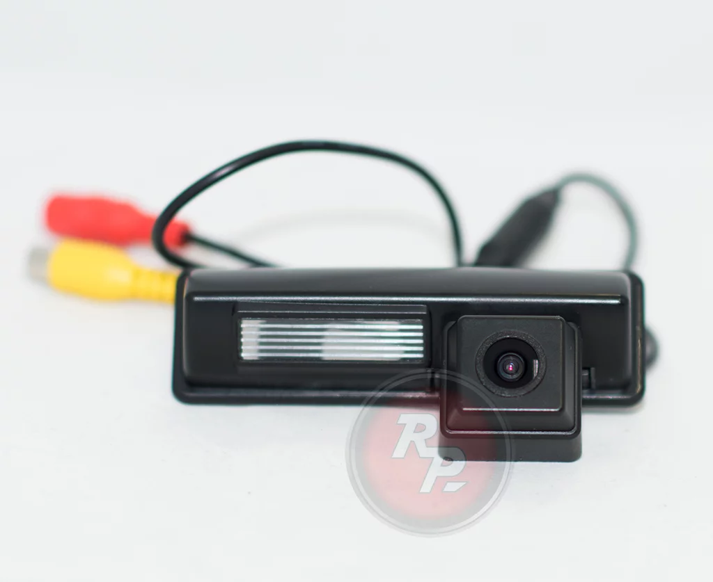 Камера заднего вида RedPower CAM21 для Toyota Camry V40, Lexus RX Камера заднего вида RedPower CAM21 для Toyota Camry V40, Lexus RX