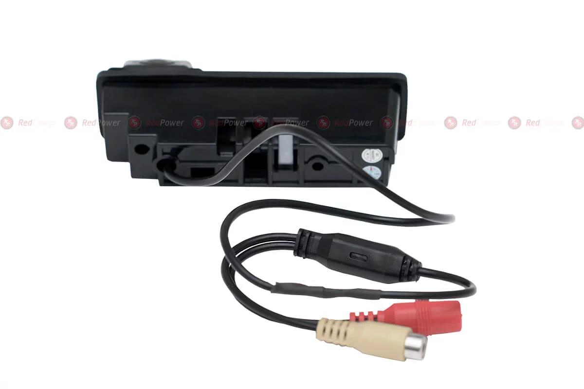 Штатная камера заднего хода RedPower CAM23 Штатная камера заднего хода RedPower CAM23