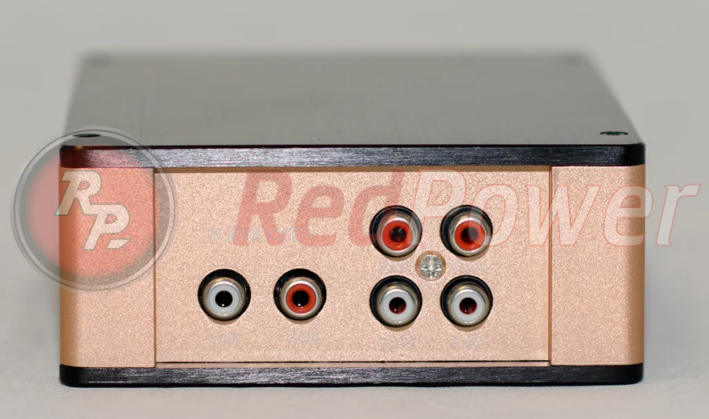 4+2 RCA выхода