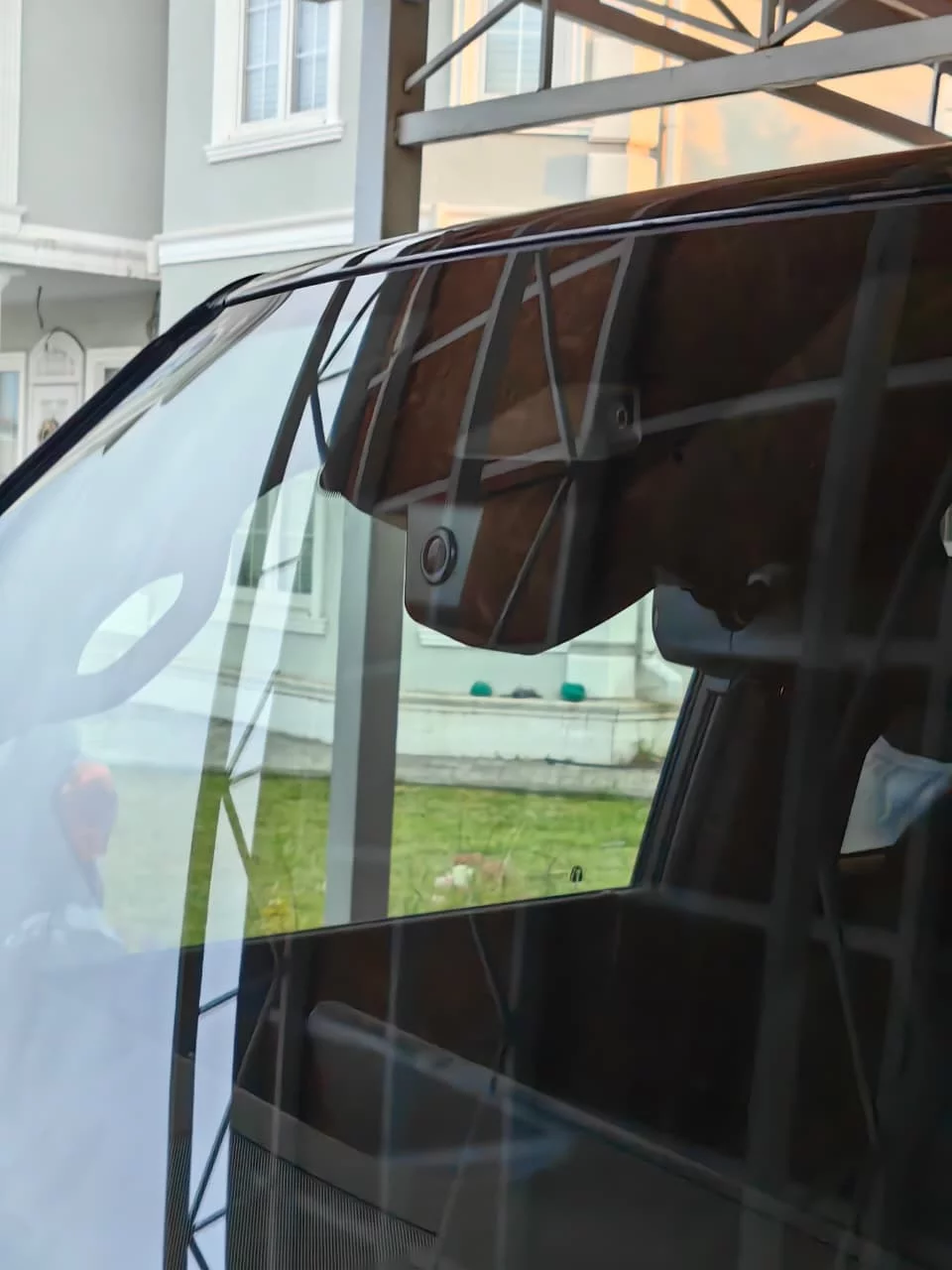 Установленный Штатный видеорегистратор RedPower DVR-TOY12-G для Toyota Prado 250 и Lexus GX550 Установленный Штатный видеорегистратор RedPower DVR-TOY12-G для Toyota Prado 250 и Lexus GX550