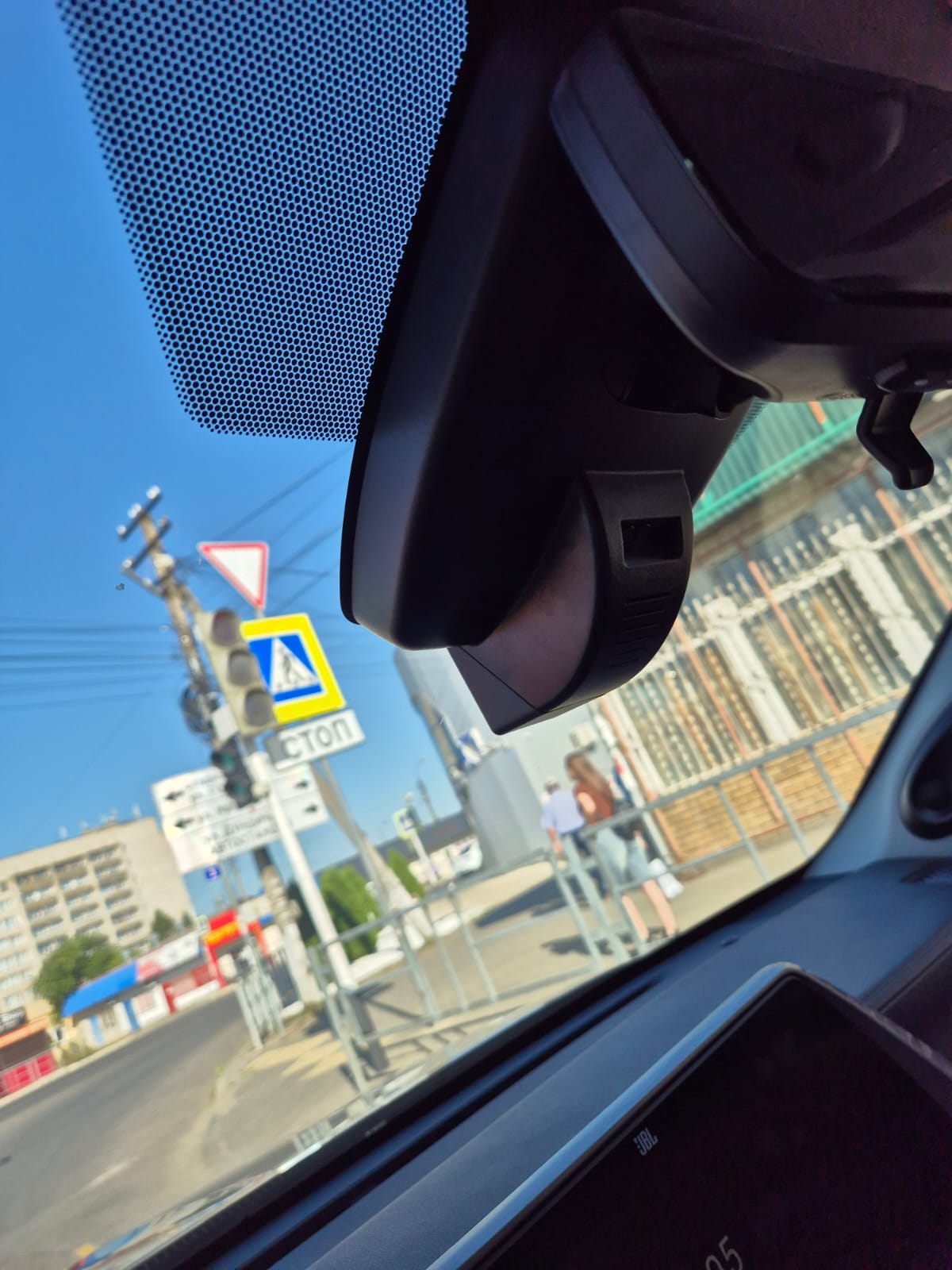 Установленный Штатный видеорегистратор RedPower DVR-TOY9-G для Toyota Highlander (2020+) с ассистентом дальнего света Установленный Штатный видеорегистратор RedPower DVR-TOY9-G для Toyota Highlander (2020+) с ассистентом дальнего света