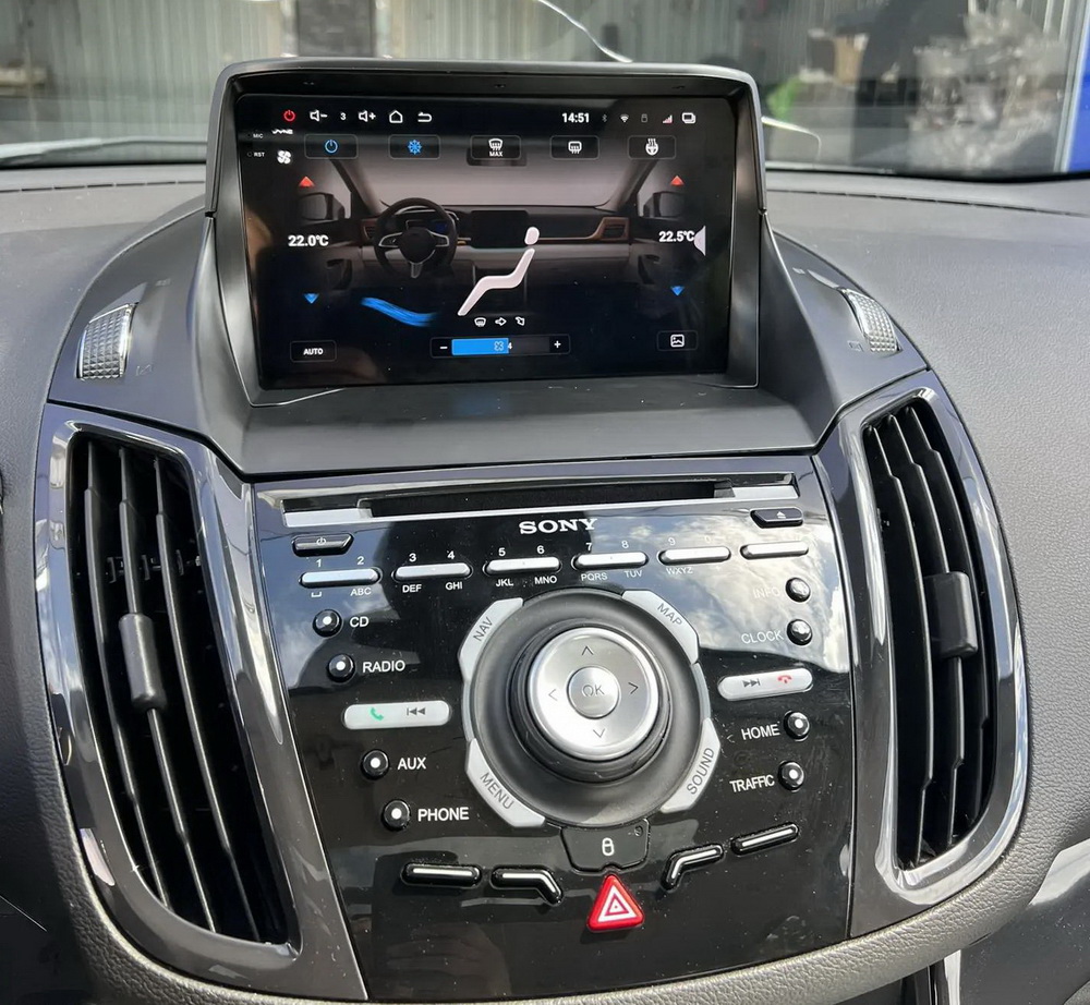Установленная Автомагнитола RedPower 85151PROmax для Ford Kuga 2-поколение (01.2011-н.в.)