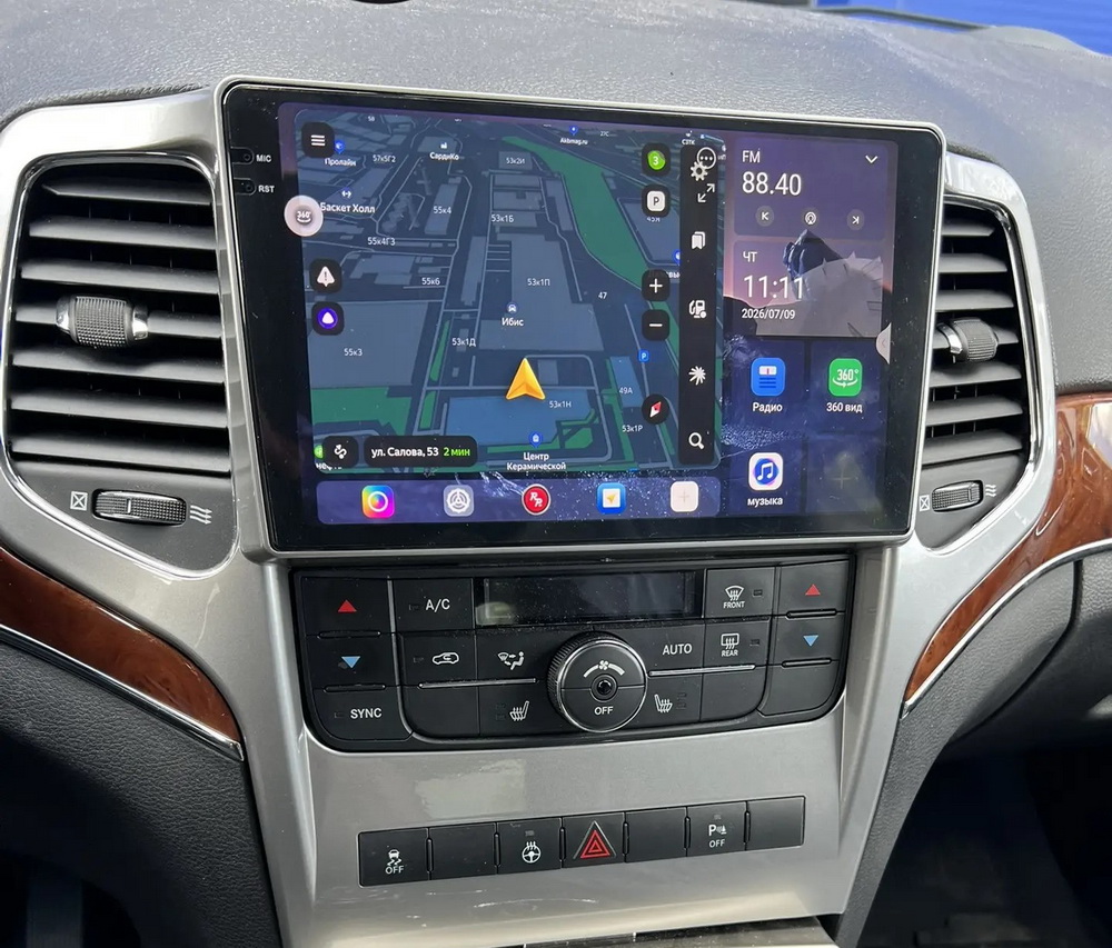 Установленная Автомагнитола RedPower 85318PRO для Jeep Grand Cherokee 4-поколение, WK2 (08.2010-08.2013)