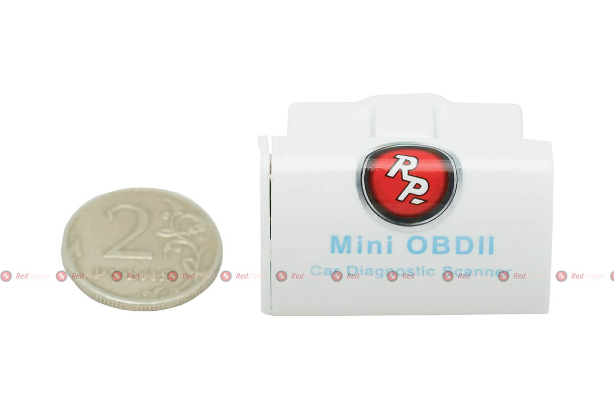 Диагностический адаптер Mini OBD-2 ELM327 Bluetooth сравнение размера с монетой. Монета в комплект поставки не входит