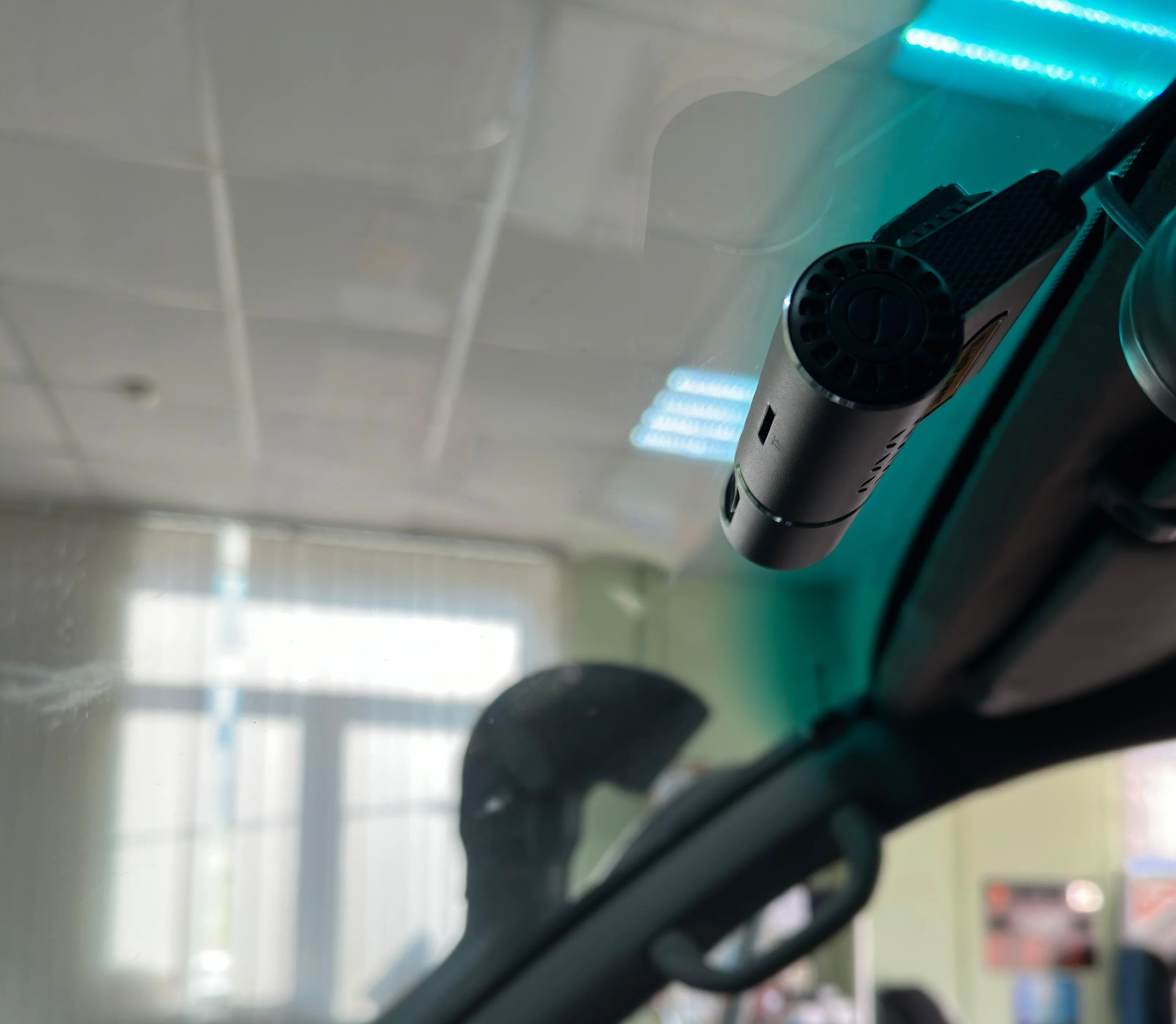 Установленный автомобильный видеорегистратор для магнитолы RedPower Установленный автомобильный видеорегистратор для магнитолы RedPower