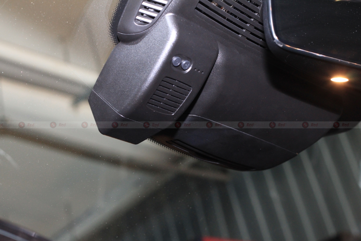 Установленный видеорегистратор Redpower DVR-MBS4-N