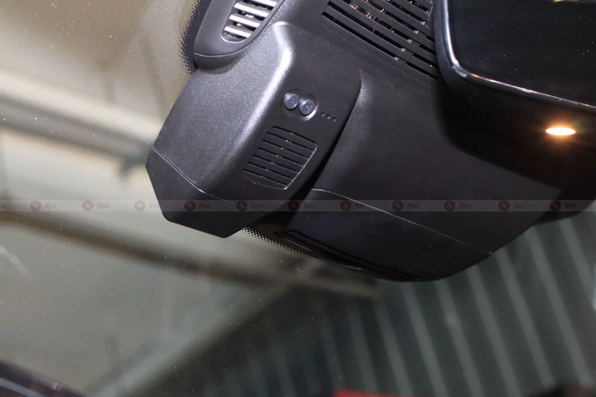 Как выглядит установленный регистратор Redpower DVR-MBS4-G Как выглядит установленный регистратор Redpower DVR-MBS4-G