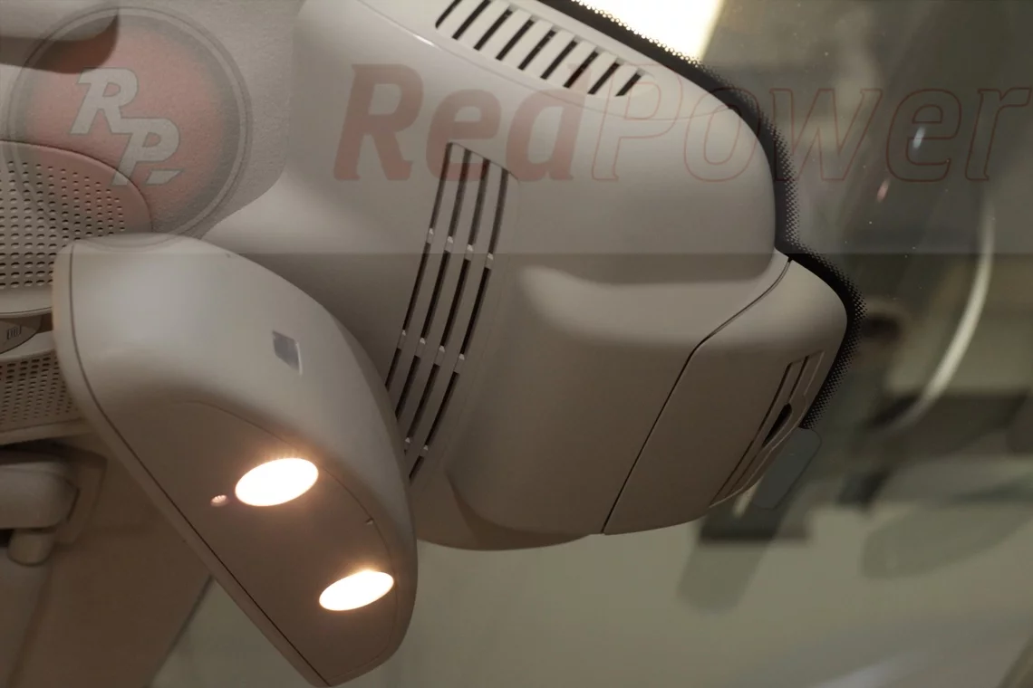 Как выглядит установленный регистратор RedPower DVR-MBS-G Как выглядит установленный регистратор RedPower DVR-MBS-G