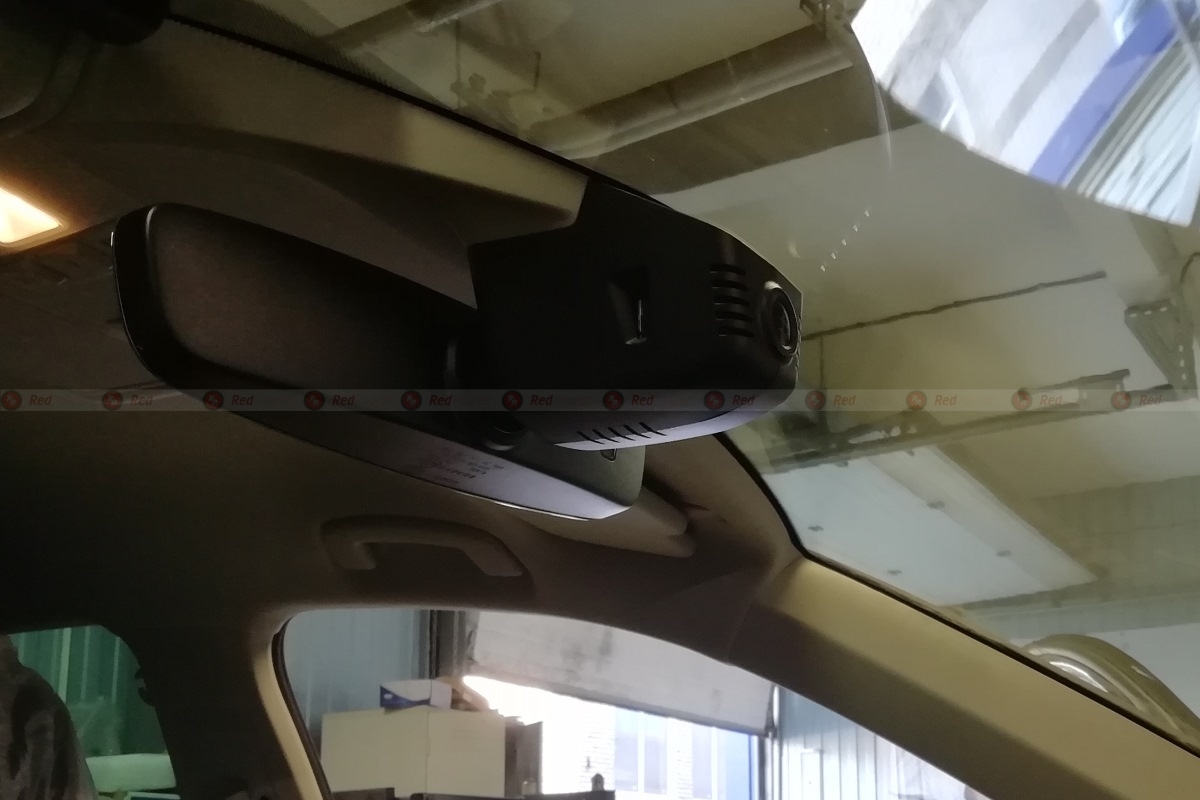 Штатный видеорегистратор RedPower DVR-VAG8-N черный для Volkswagen (2015+) с системой следования по полосам
