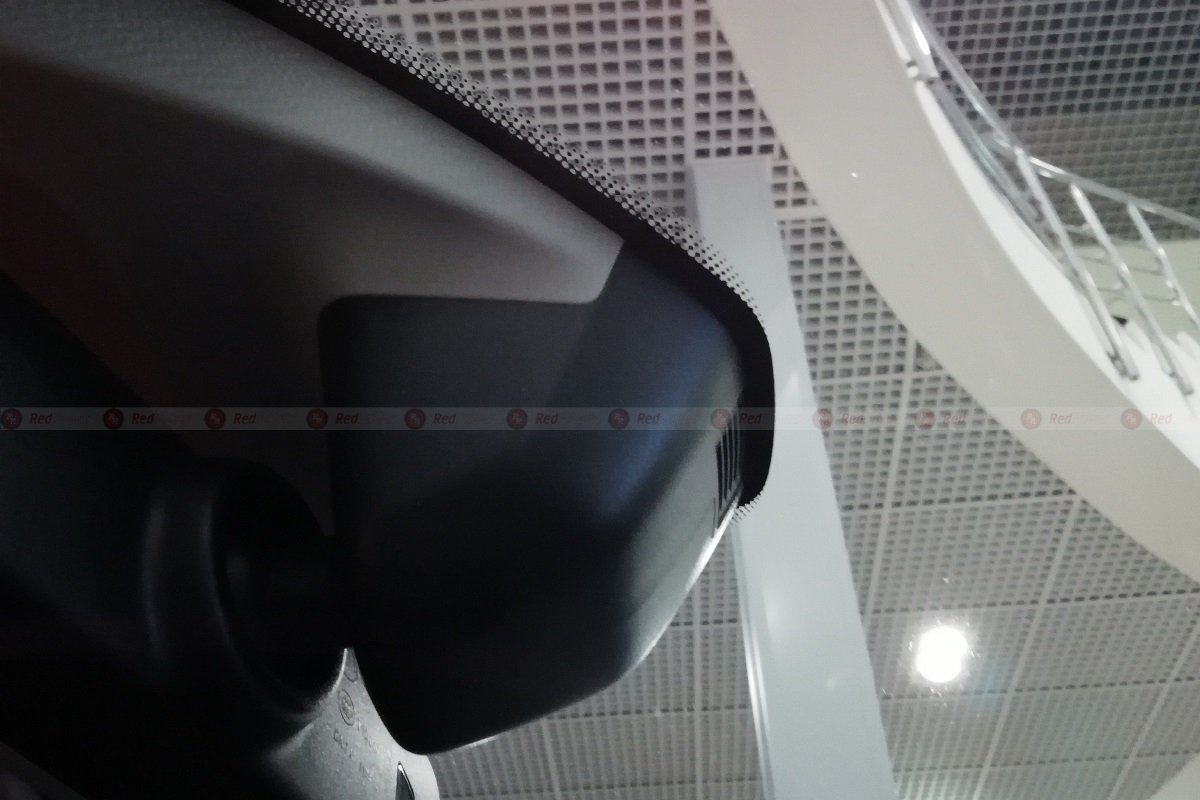 Двухканальный видеорегистратор RedPower DVR-VAG8-N DUAL черный для Volkswagen (2015+) с системой следования по полосам