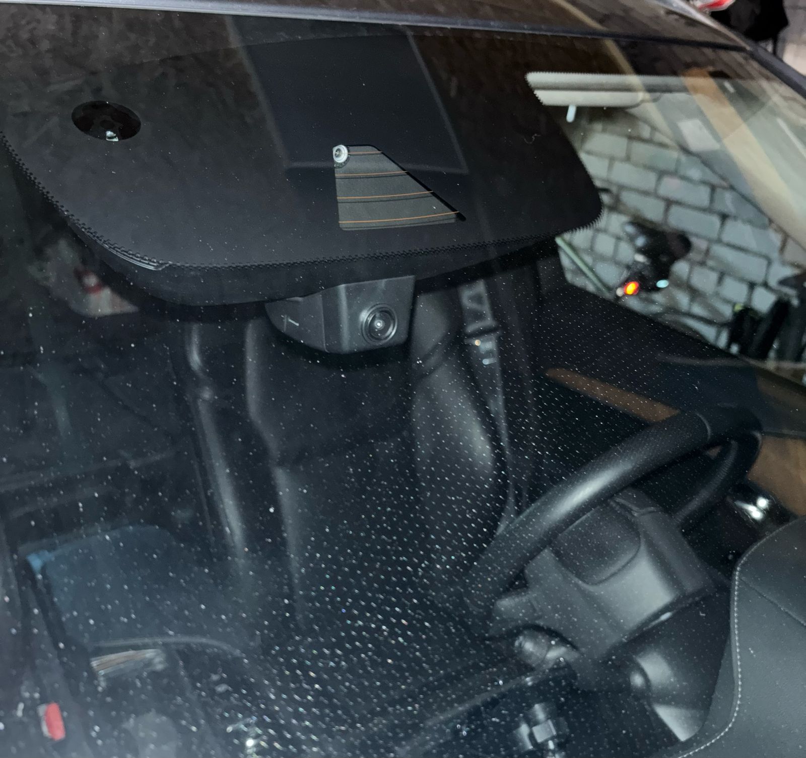 Установленный Двухканальный видеорегистратор RedPower DVR-VOL3-G DUAL для Volvo XC90 (2015-2023) Установленный Двухканальный видеорегистратор RedPower DVR-VOL3-G DUAL для Volvo XC90 (2015-2023)