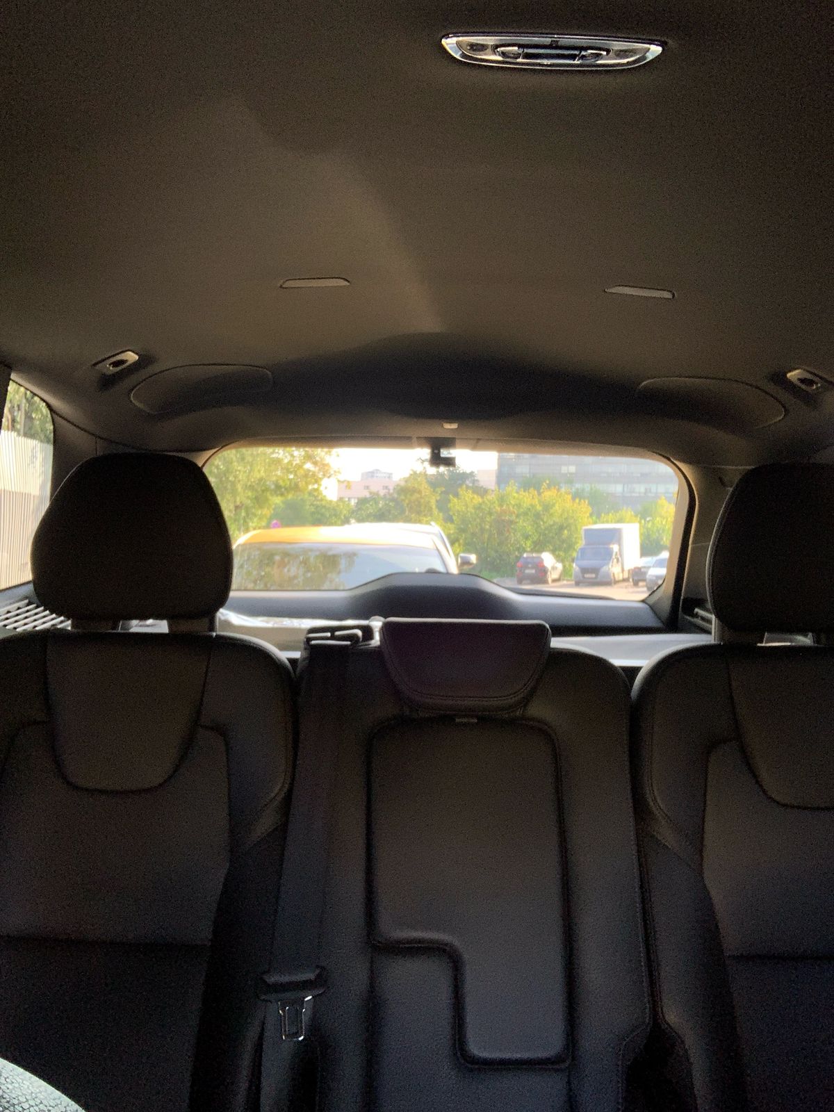 Установленный Двухканальный видеорегистратор RedPower DVR-VOL3-G DUAL для Volvo XC90 (2015-2023) Установленный Двухканальный видеорегистратор RedPower DVR-VOL3-G DUAL для Volvo XC90 (2015-2023)